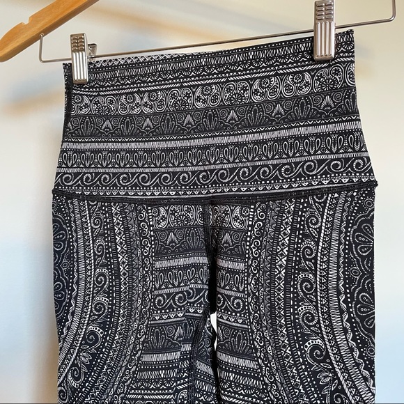 Lululemon Wonder Under High Rise Tight - Picture 1 of 3